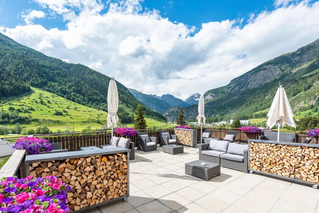 Hotel Crusch Alba Zernez Exteriör bild