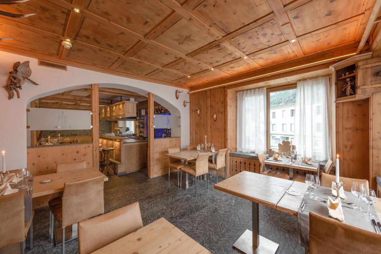 Hotel Crusch Alba Zernez Exteriör bild