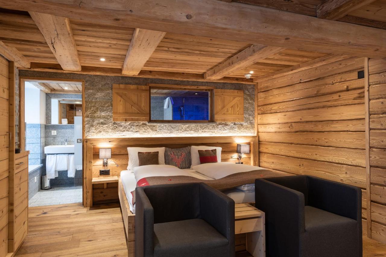 Hotel Crusch Alba Zernez Exteriör bild