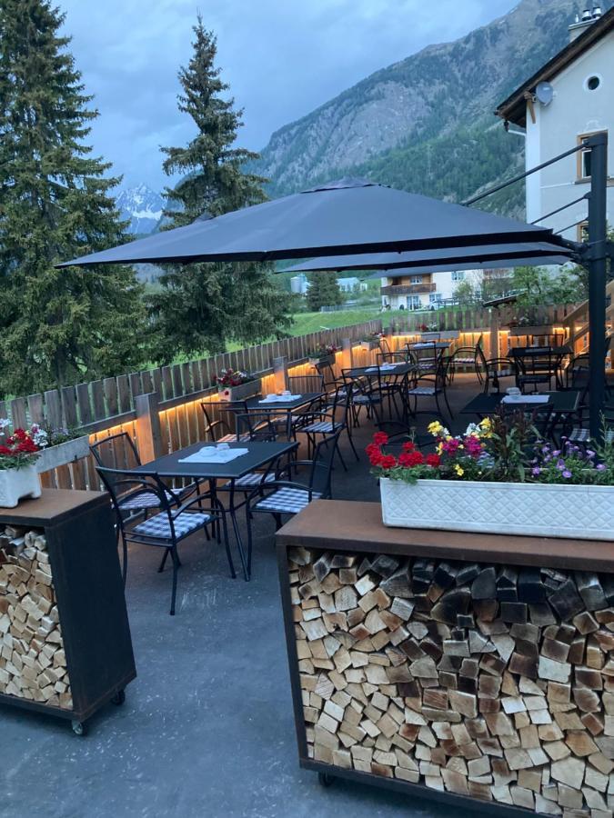 Hotel Crusch Alba Zernez Exteriör bild