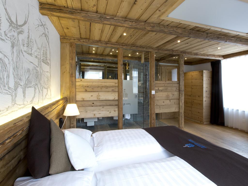 Hotel Crusch Alba Zernez Exteriör bild