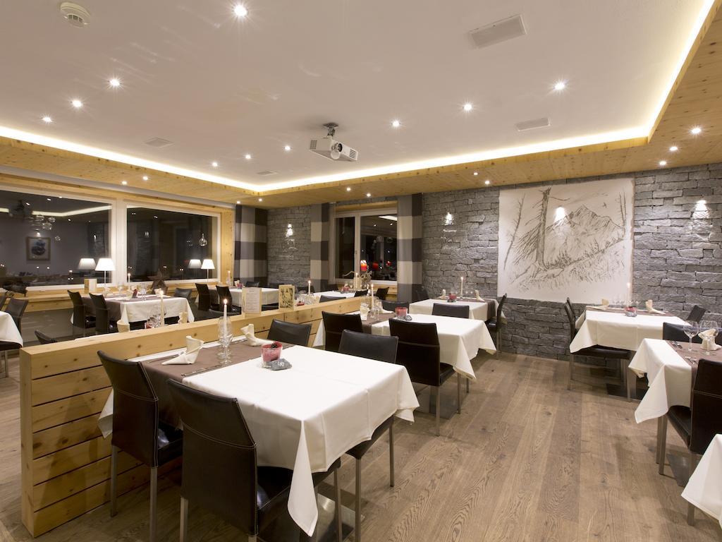 Hotel Crusch Alba Zernez Exteriör bild