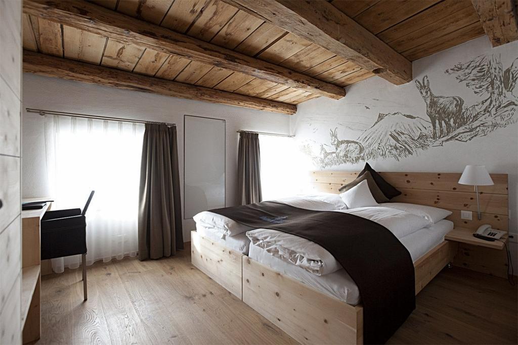 Hotel Crusch Alba Zernez Exteriör bild